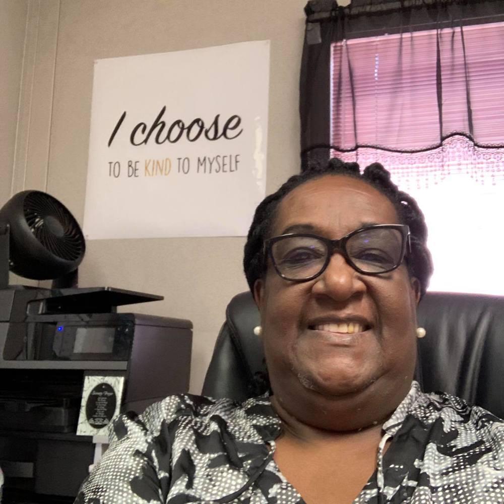 Meet your Posher, Claudette